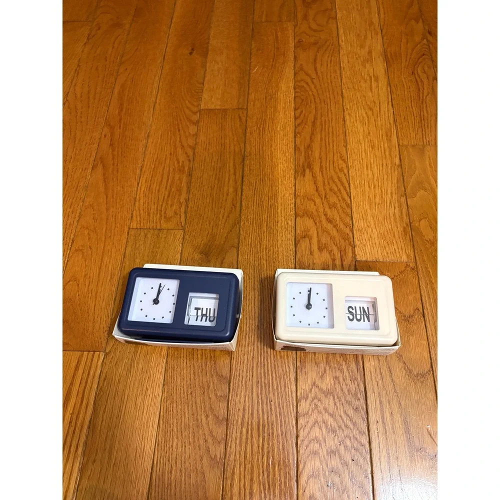 New Vivitar Analog Desk Clock with Manual Day Flip Set of 2 Navy and Cream